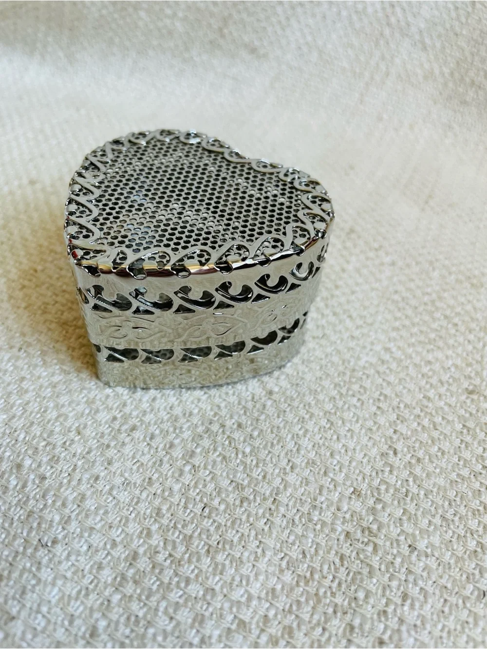 Vintage Heart-Shaped Silver Filigree Miniature Trinket Box 2x2